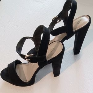 "SOLD" LC Lauren Conrad High Heel Sandals Shoe bl…
